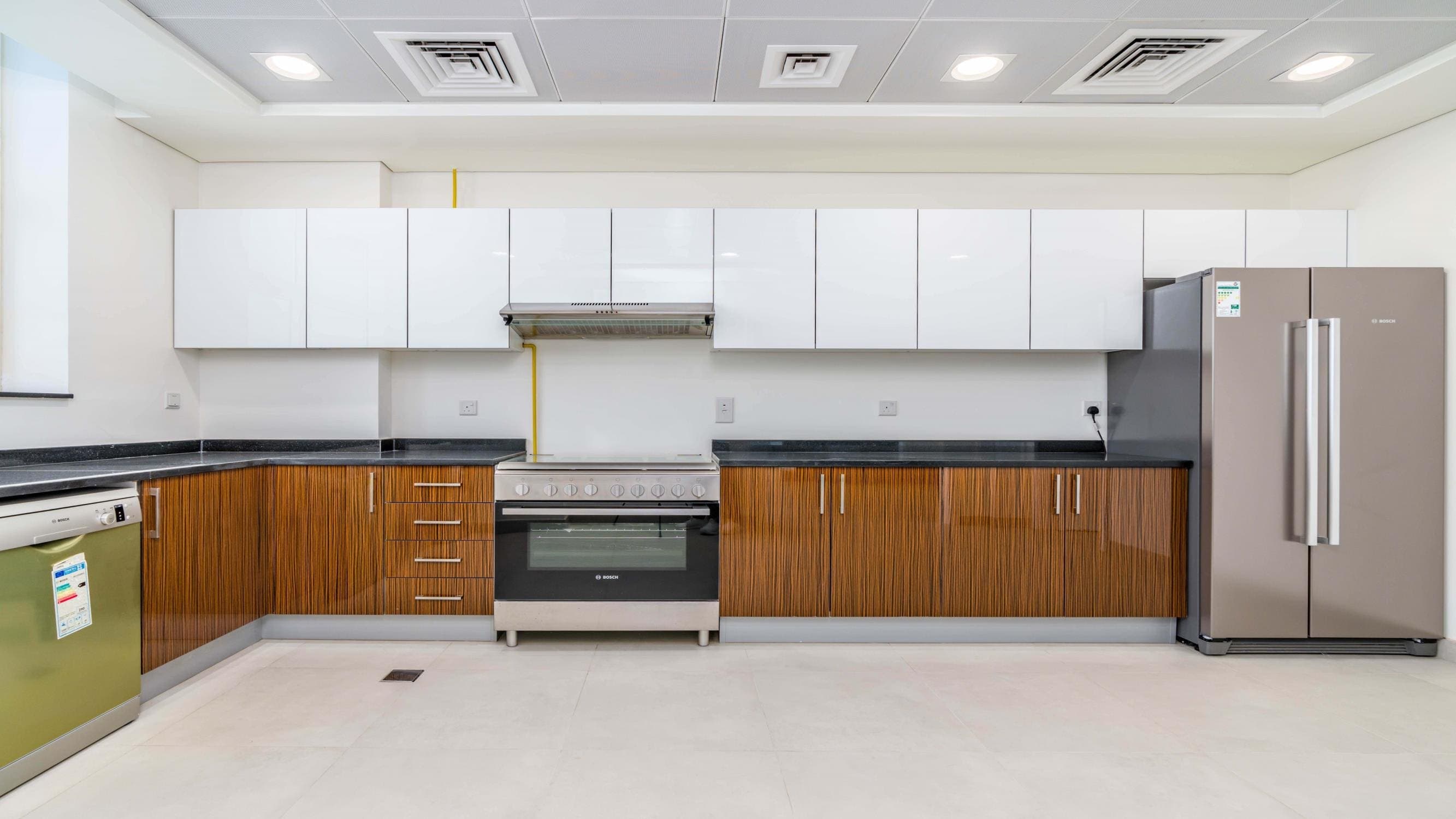 Marina Arcade Tower image 11