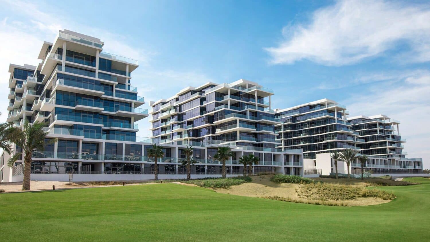 Damac Hills - Golf Town architecture