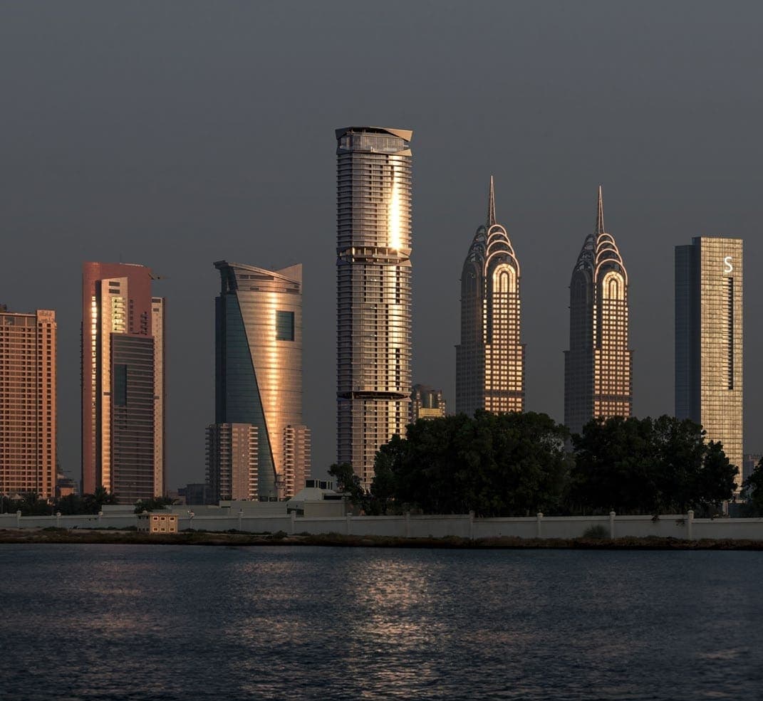 Iconic Tower exterior view - Dubai Internet City, Dubai - by Mered