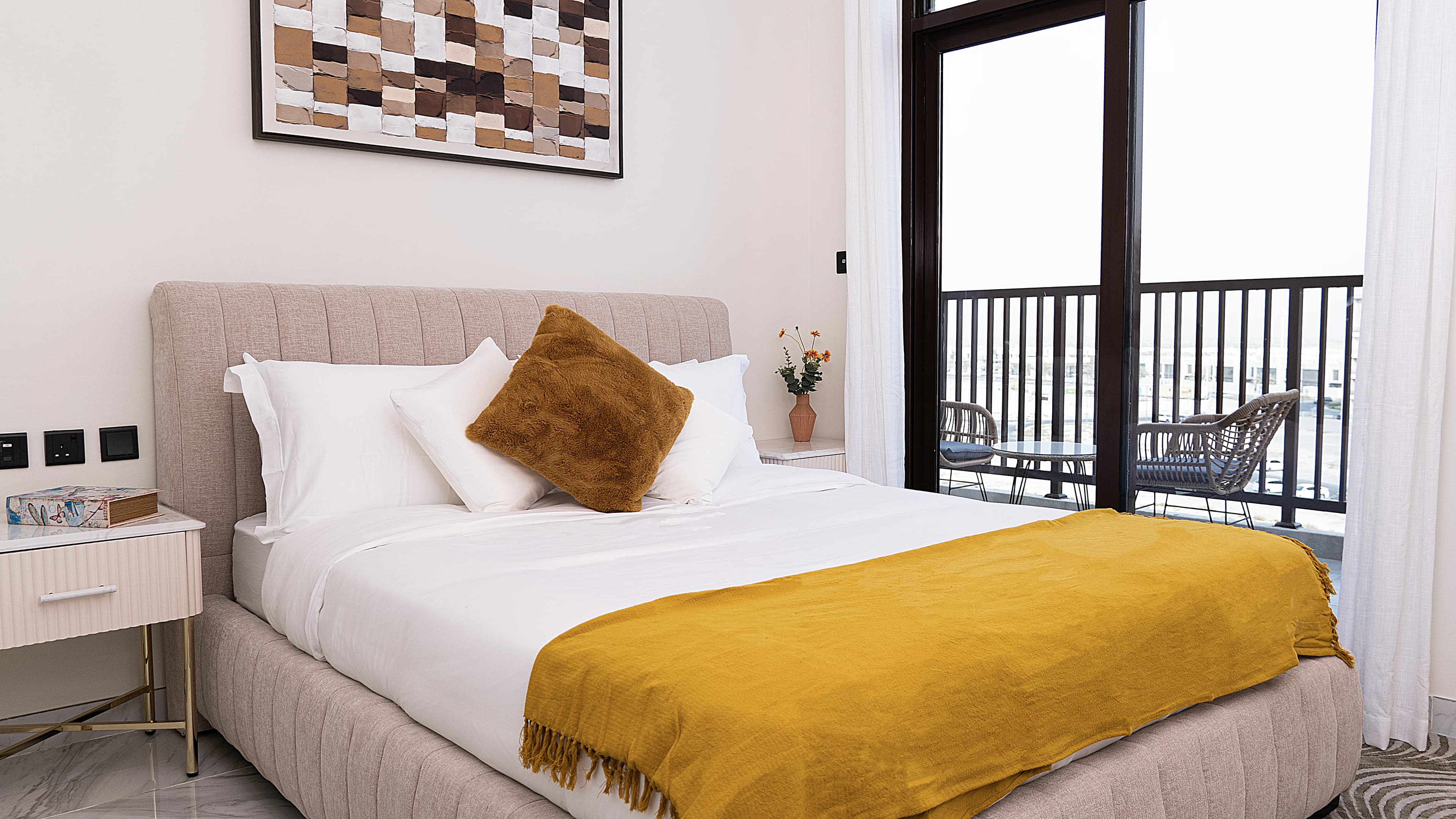 RR Residence image 12