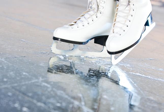 Arabian Hills Estate amenity Ice Skating - Al Ain, Dubai - by Arabian Hills Investment and Real Estate Development