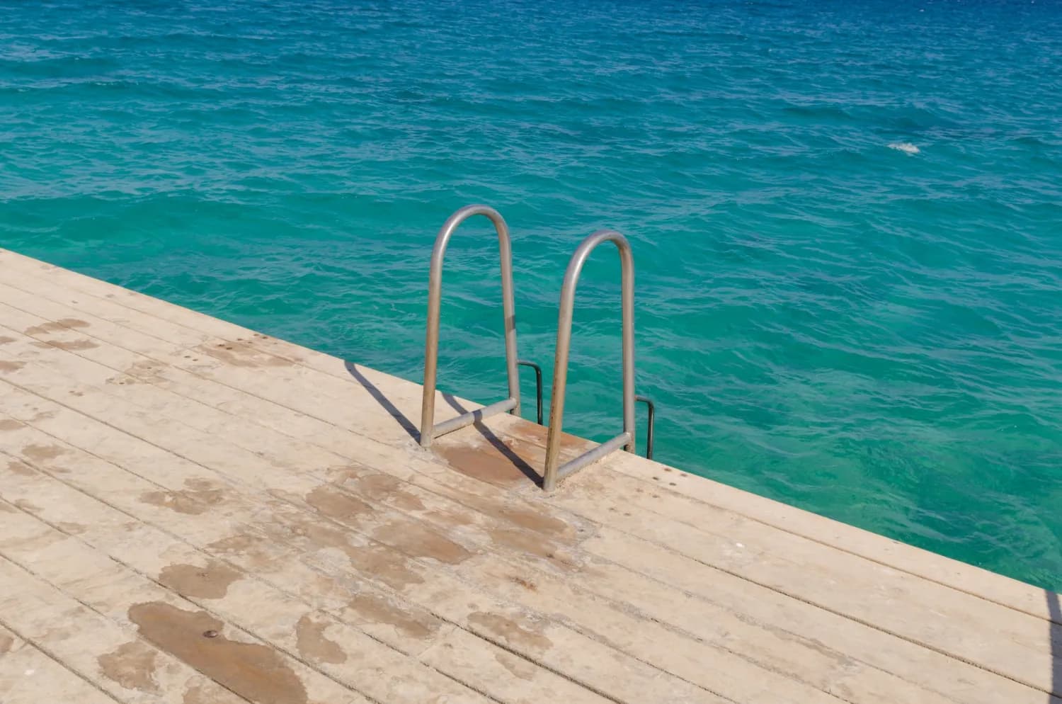 Bab Al Qasr Sea View Residence 51 amenity Beach Entry Swimming Pool - Abu Dhabi, Dubai - by Burtville Developments