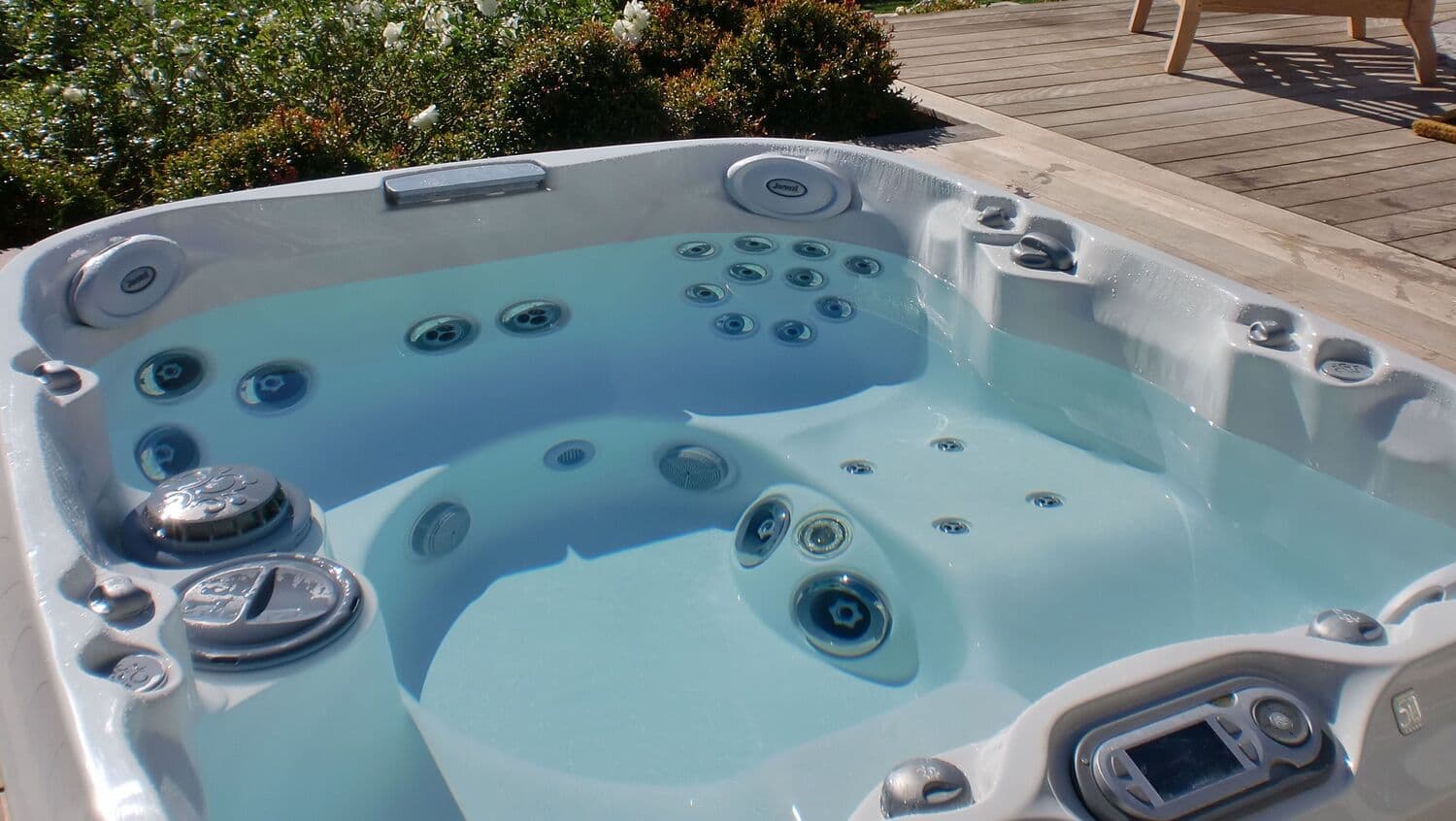 Binghatti Elite amenity Jacuzzi - Dubai Production City, Dubai - by Binghatti