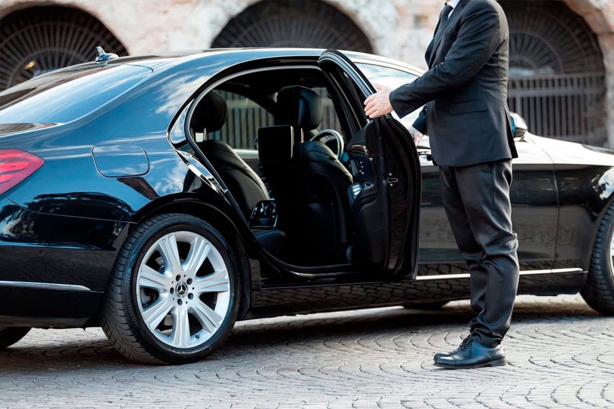 Burj Binghatti Jacob and Co Residences amenity Chauffeur Service - Business Bay, Dubai - by Binghatti