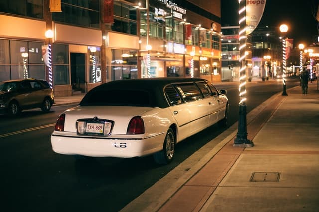 DaVinci amenity Limousine Service in Business Bay, Dubai, by Dar Global