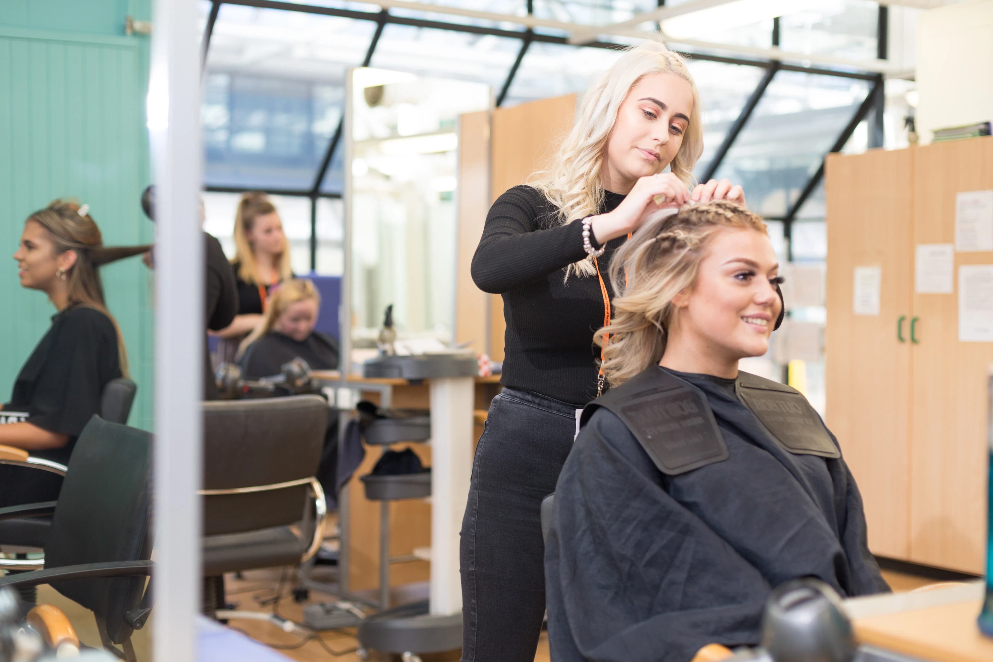 Dubai Harbour Residence amenity Hairdressing Facilities - Dubai Harbour, Dubai - by H&H Development