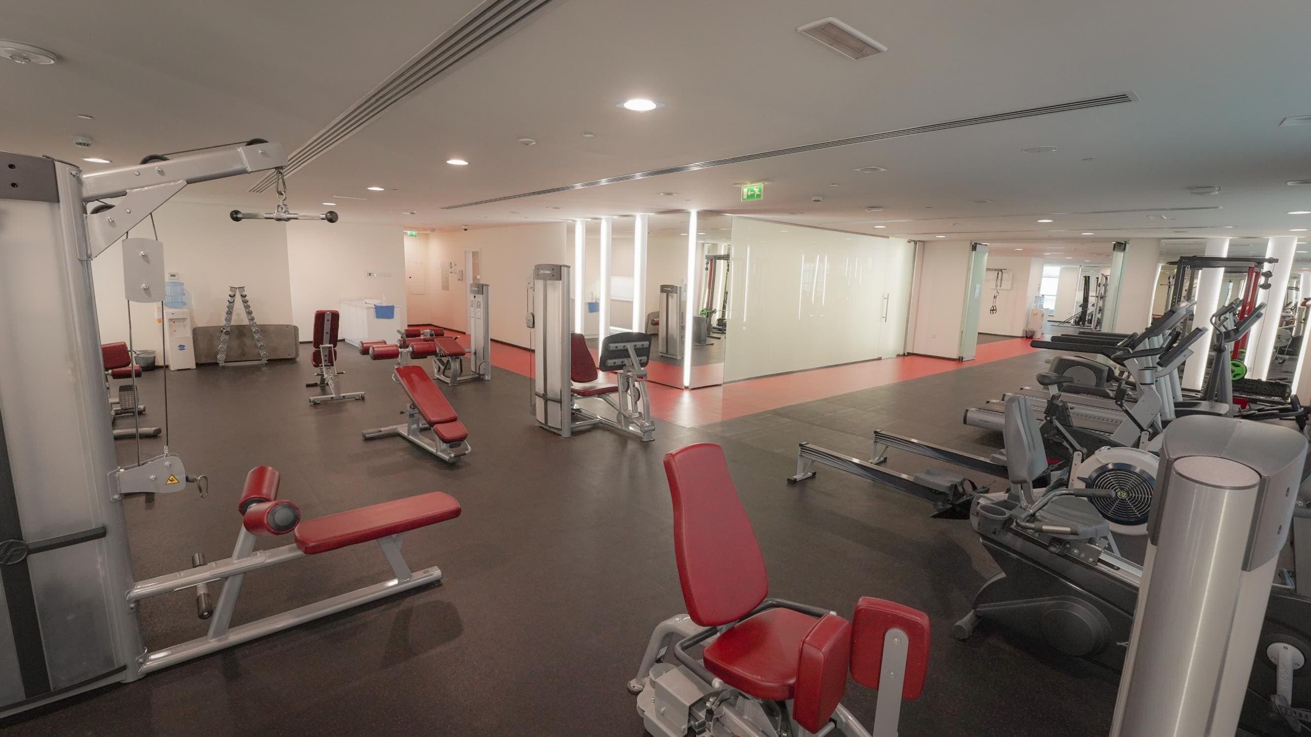 Marina Arcade Tower amenity Fully Equipped Gym - Dubai Marina, Dubai - by Mada'in Properties