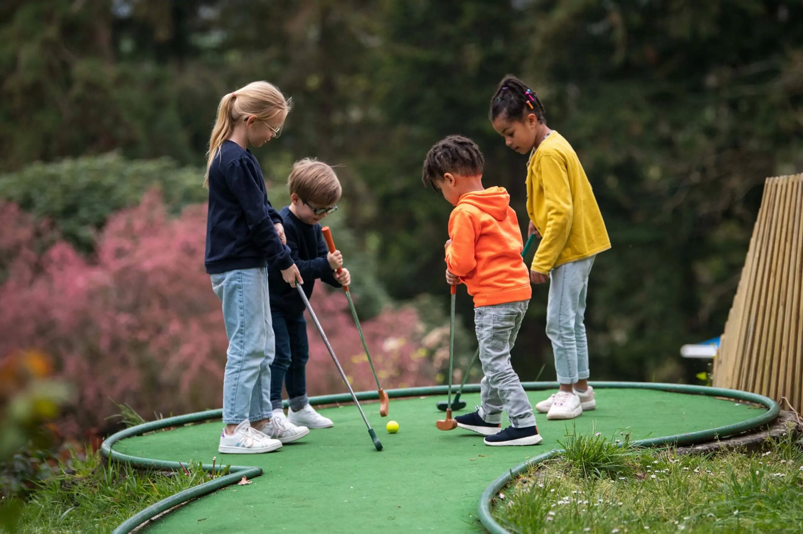 Ocean Tower amenity Mini Golf - Dubai Islands, Dubai - by AAA Real Estate Development