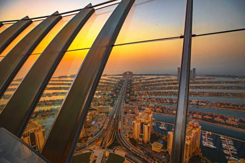 Palm Beach Tower 3 amenity Viewing Deck - Dubai Marina, Dubai - by Nakheel