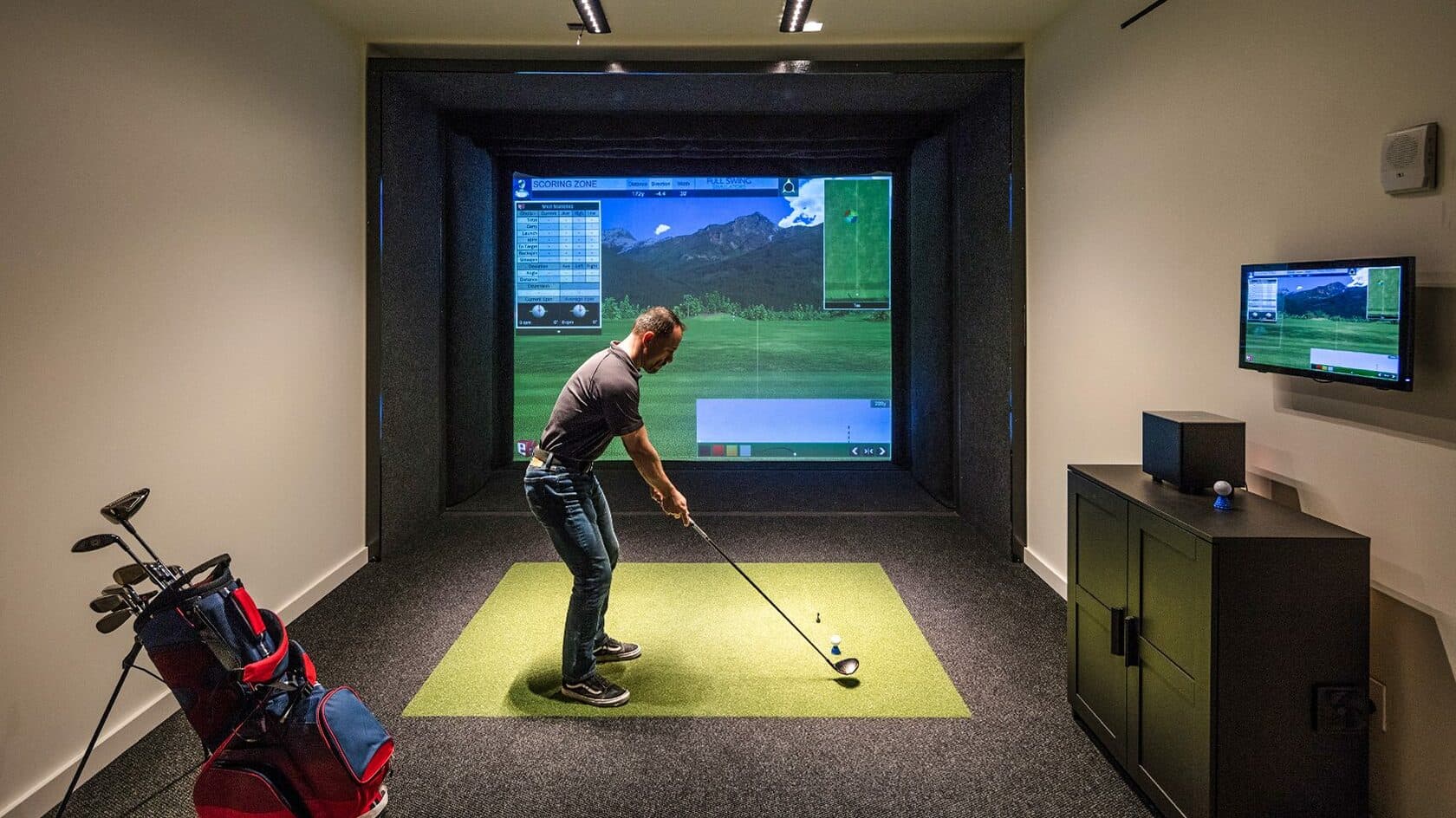 Residences Du Port Autograph Collection amenity Golf Simulator in Dubai Marina, Dubai, by FIM Partners
