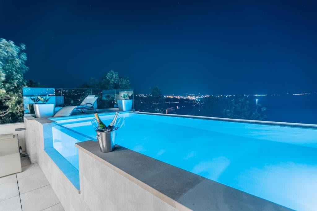 The Arthouse amenity Rooftop Swimming Pool - Al Saadiyat island, Dubai - by ALDAR